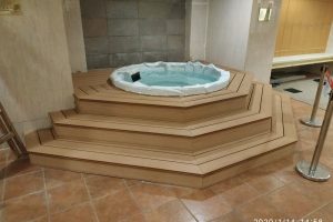 outdoor-symphony bay jacuzzi